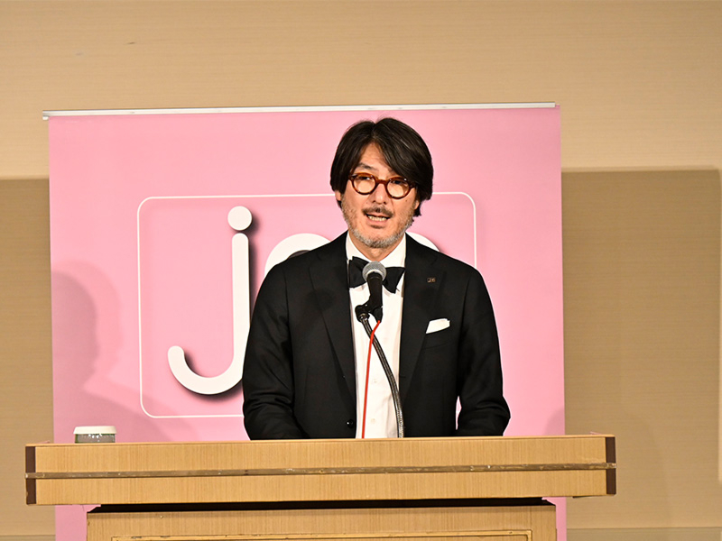 マーケティング委員長: 髙野芳樹